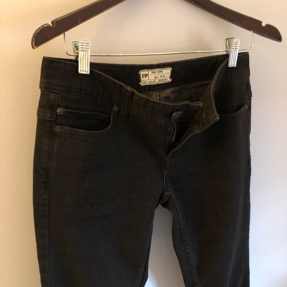 Free People | Black Ripped Knee Jean Sz 26 - Picture 2 of 10
